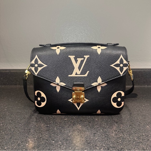 Louis Vuitton Empreinte Pochette Metis Giant Monogram Black - Picture 3 of 16